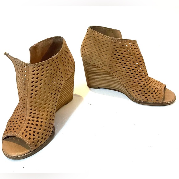 Lucky Brand brown ankle booties. Open toe. Size 7. - Picture 1 of 5